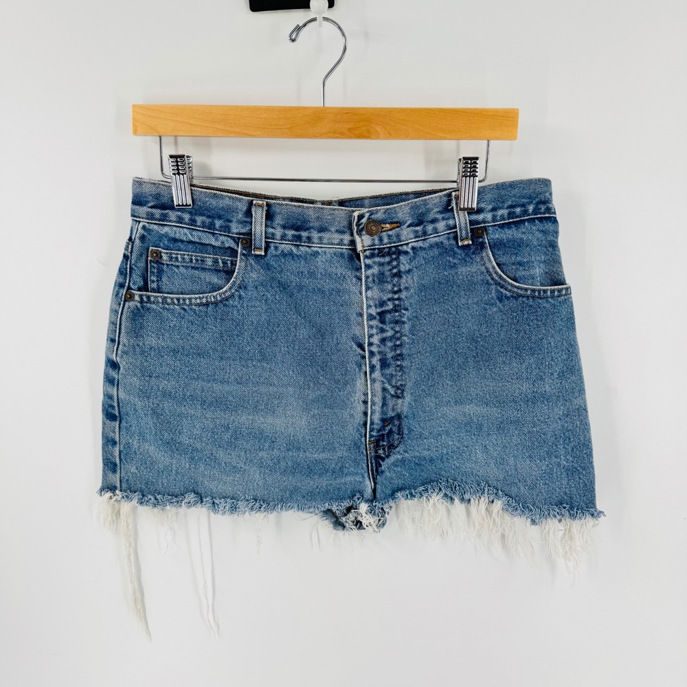 Vintage Orange Tab Levis Denim Cutoff Shorts Medium‎ Wash Size 32 Raw Hem Edgy